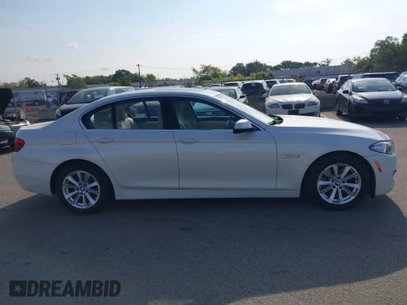 ✅ 2014 BMW 5 Series 528i xDrive • VIN: WBA5A7C57ED616617 • Лот: 43292380. Опубликован ранее на IAAI с пробегом 77 128 миль. Бесплатный доступ к архиву аукционных продаж из США и подробный отчёт об истории автомобиля на DreamBid. Изображение 13.