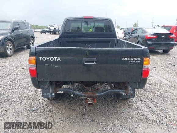 ✅ 2004 Toyota Tacoma • VIN: 5TEWN72N84Z353394 • Lot: 43134727. Wystawiony na IAAI z przebiegiem 181 040 mil. Bezpłatny archiwum sprzedaży aukcyjnych z USA i szczegółowy raport historii pojazdu na DreamBid. Zdjęcie 17.
