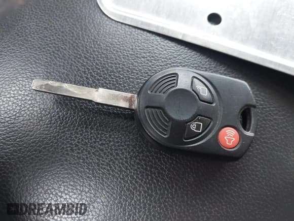 ✅ 2013 Ford Escape SEL • VIN: 1FMCU9H92DUD88755 • Lot: 43688524. Listed on IAAI with 177,306 mi. Free auction sales archive from the USA and detailed vehicle history report at DreamBid. Image 11.