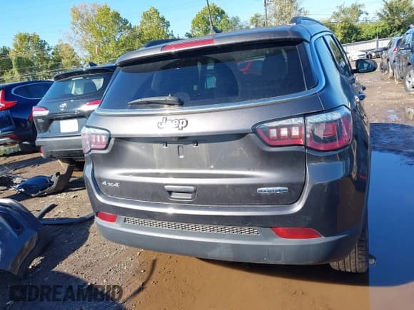 ✅ 2018 Jeep Compass Latitude • VIN: 3C4NJDBB6JT192392 • Lot: 43397736. Listed on IAAI with 64,955 mi. Free auction sales archive from the USA and detailed vehicle history report at DreamBid. Image 17.