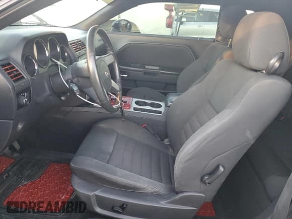 ✅ 2010 Dodge Challenger SE • VIN: 2B3CJ4DV7AH313696 • Lot: 80224663. Wystawiony na Copart z przebiegiem 143 783 mil. Bezpłatny archiwum sprzedaży aukcyjnych z USA i szczegółowy raport historii pojazdu na DreamBid. Zdjęcie 7.