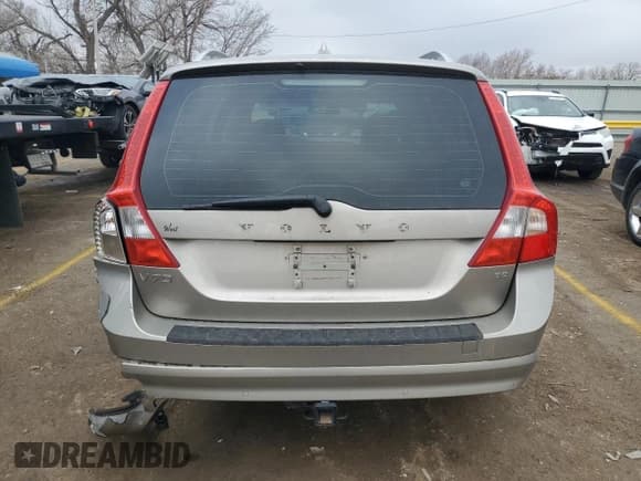 ✅ 2008 Volvo V70 • VIN: YV1BW982981046346 • Лот: 86766514. Опубликован ранее на Copart с пробегом 139 811 миль. Бесплатный доступ к архиву аукционных продаж из США и подробный отчёт об истории автомобиля на DreamBid. Изображение 6.