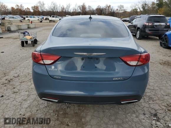 ✅ 2015 Chrysler 200 S • VIN: 1C3CCCDG5FN648558 • Лот: 92236205. Опубликован ранее на Copart с пробегом 113 251 миль. Бесплатный доступ к архиву аукционных продаж из США и подробный отчёт об истории автомобиля на DreamBid. Изображение 6.