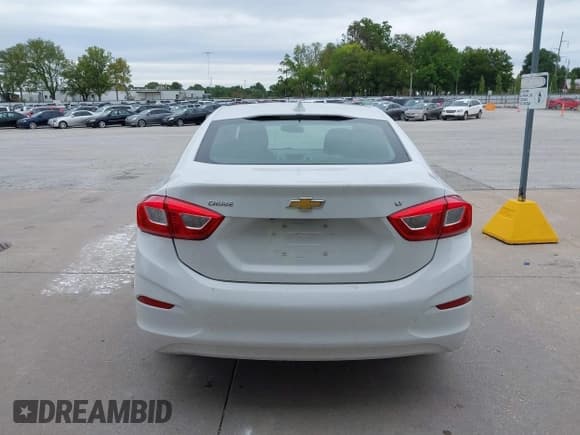 ✅ 2017 Chevrolet Cruze LT • VIN: 1G1BE5SM5H7189702 • Lot: 43065609. Listed on IAAI with 154,999 mi. Free auction sales archive from the USA and detailed vehicle history report at DreamBid. Image 16.