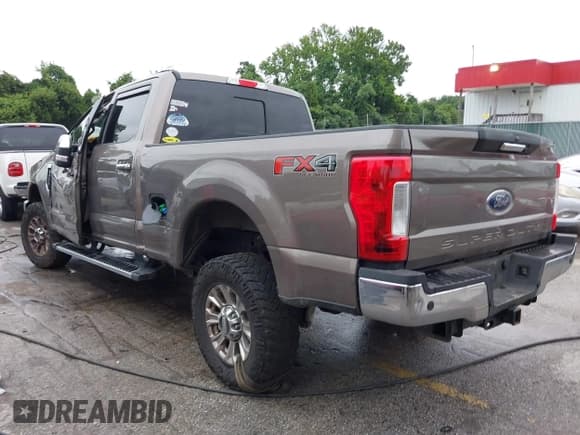✅ 2019 Ford F-250 XL • VIN: 1FT7W2BTXKEG67325 • Lot: 42880130. Listed on IAAI with Not provided. Free auction sales archive from the USA and detailed vehicle history report at DreamBid. Image 3.