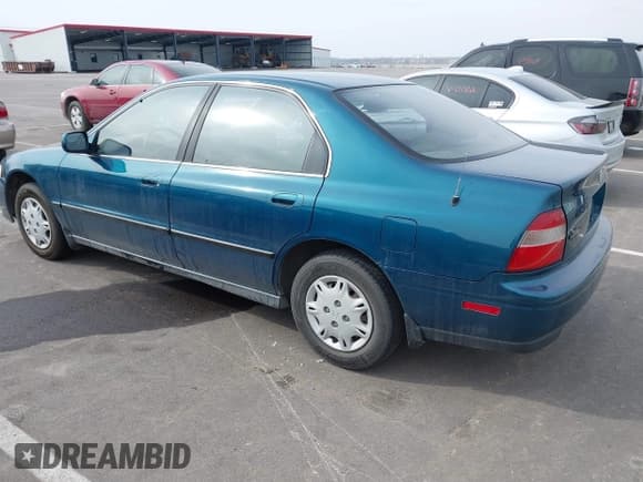 ✅ 1995 Honda Accord LX • VIN: JHMCD5635SC053096 • Lot: 41666918. Listed on IAAI with 166,745 mi. Free auction sales archive from the USA and detailed vehicle history report at DreamBid. Image 3.