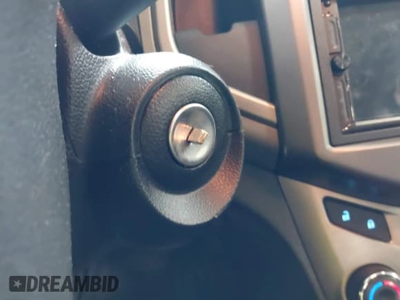 ✅ 2015 Chevrolet Sonic LT • VIN: 1G1JC5SG4F4110286 • Лот: 43742563. Опубликован ранее на IAAI с пробегом 164 604 миль. Бесплатный доступ к архиву аукционных продаж из США и подробный отчёт об истории автомобиля на DreamBid. Изображение 11.