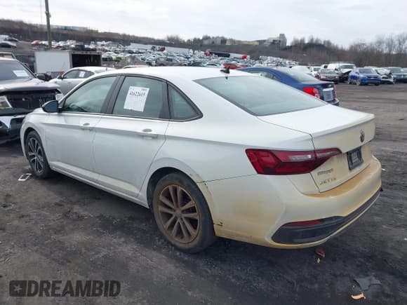 ✅ 2022 Volkswagen Jetta Sport • VIN: 3VWBM7BU6NM027274 • Lot: 41622615. Listed on IAAI with 21,417 mi. Free auction sales archive from the USA and detailed vehicle history report at DreamBid. Image 3.