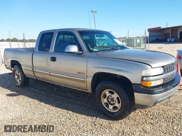 ✅ 2000 Chevrolet Silverado 1500 • VIN: 1GCEK19T5YZ239876 • Лот: 43686063. Опубликован ранее на IAAI с пробегом 481 237 миль. Бесплатный доступ к архиву аукционных продаж из США и подробный отчёт об истории автомобиля на DreamBid. Изображение 1.