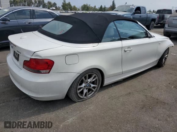 ✅ 2008 BMW 1 Series 128i • VIN: WBAUN13558VH80138 • Lot: 72604234. Wystawiony na Copart z przebiegiem 153 055 mil. Bezpłatny archiwum sprzedaży aukcyjnych z USA i szczegółowy raport historii pojazdu na DreamBid. Zdjęcie 3.