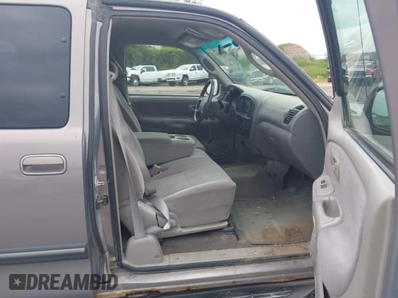 ✅ 2000 Toyota Tundra SR5 • VIN: 5TBBT4410YS067760 • Lot: 42939255. Wystawiony na IAAI z przebiegiem 182 696 mil. Bezpłatny archiwum sprzedaży aukcyjnych z USA i szczegółowy raport historii pojazdu na DreamBid. Zdjęcie 5.