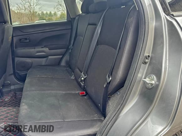 ✅ 2015 Mitsubishi Outlander ES • VIN: 4A4AR3AW8FEU38837 • Lot: 96658115. Wystawiony na Copart z przebiegiem 145 578 mil. Bezpłatny archiwum sprzedaży aukcyjnych z USA i szczegółowy raport historii pojazdu na DreamBid. Zdjęcie 6.