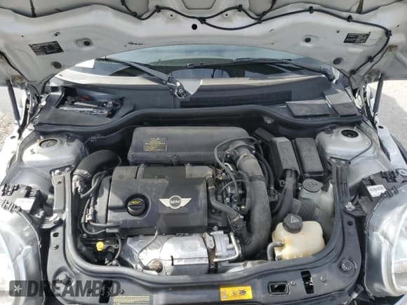 ✅ 2014 MINI Convertible S • VIN: WMWZP3C53ET707205 • Lot: 52179175. Wystawiony na Copart z przebiegiem 101 209 mil. Bezpłatny archiwum sprzedaży aukcyjnych z USA i szczegółowy raport historii pojazdu na DreamBid. Zdjęcie 11.