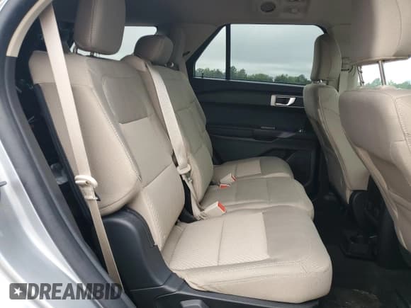 ✅ 2023 Ford Explorer • VIN: 1FMSK8BH8PGB57423 • Lot: 69307165. Wystawiony na Copart z przebiegiem 4 379 mil. Bezpłatny archiwum sprzedaży aukcyjnych z USA i szczegółowy raport historii pojazdu na DreamBid. Zdjęcie 10.