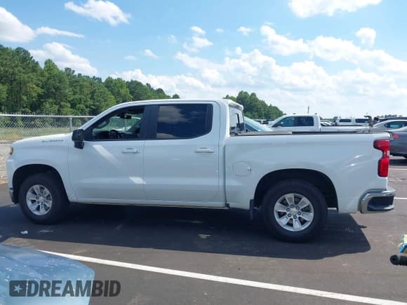 ✅ 2019 Chevrolet Silverado 1500 LT • VIN: 3GCPWCED6KG187883 • Lot: 43069333. Wystawiony na IAAI z przebiegiem 117 948 mil. Bezpłatny archiwum sprzedaży aukcyjnych z USA i szczegółowy raport historii pojazdu na DreamBid. Zdjęcie 14.