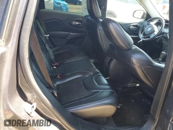 ✅ 2019 Jeep Cherokee Altitude • VIN: 1C4PJLLB7KD204218 • Lot: 86117735. Listed on Copart with 214,707 mi. Free auction sales archive from the USA and detailed vehicle history report at DreamBid. Image 11.