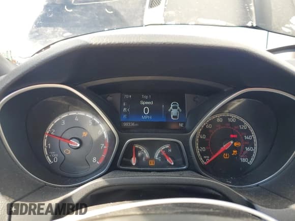 ✅ 2018 Ford Focus ST • VIN: 1FADP3L98JL242856 • Lot: 85292645. Wystawiony na Copart z przebiegiem 99 336 mil. Bezpłatny archiwum sprzedaży aukcyjnych z USA i szczegółowy raport historii pojazdu na DreamBid. Zdjęcie 9.