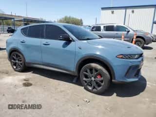 2024 Dodge Hornet GT z VIN ZACNDFAN5R3A40323, wystawiony jako Copart lot #62787855 z przebiegiem 2 521 mil mil oraz Szkoda całkowita • Salvage title. Historia ofert i sprzedaży dostępna na DreamBid. Obrazek 4.