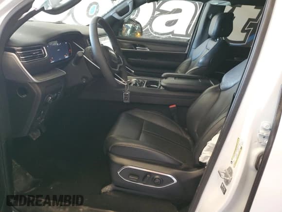 ✅ 2023 Jeep Wagoneer Series III • VIN: 1C4SJSDPXPS540687 • Lot: 43274385. Listed on Copart with 40,098 mi. Free auction sales archive from the USA and detailed vehicle history report at DreamBid. Image 7.