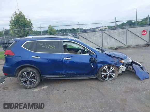 ✅ 2017 Nissan Rogue SV • VIN: 5N1AT2MV3HC771572 • Lot: 42759810. Wystawiony na IAAI z przebiegiem Nie podano. Bezpłatny archiwum sprzedaży aukcyjnych z USA i szczegółowy raport historii pojazdu na DreamBid. Zdjęcie 14.