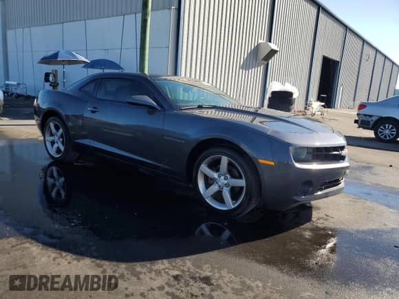 2010 Chevrolet Camaro LS with VIN 2G1FA1EVXA9213619, listed as a Copart auction lot 90979565 with 133,161 mi miles and Clean title. Bid and sale history available at DreamBid. Image 4.