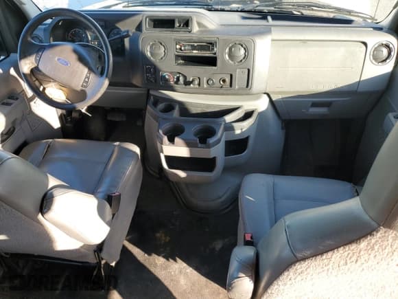 ✅ 2011 Ford Econoline Passenger XL • VIN: 1FBNE3BL1BDA42340 • Lot: 52825105. Wystawiony na Copart z przebiegiem 142 264 mil. Bezpłatny archiwum sprzedaży aukcyjnych z USA i szczegółowy raport historii pojazdu na DreamBid. Zdjęcie 8.