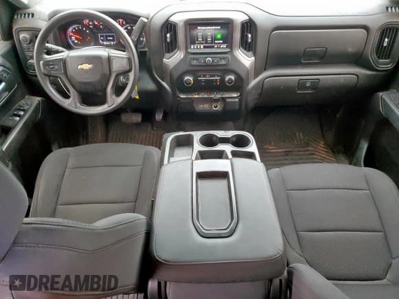 ✅ 2021 Chevrolet Silverado 1500 Custom • VIN: 1GCRYBEK9MZ315578 • Lot: 70144975. Wystawiony na Copart z przebiegiem 90 298 mil. Bezpłatny archiwum sprzedaży aukcyjnych z USA i szczegółowy raport historii pojazdu na DreamBid. Zdjęcie 8.