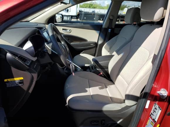 ✅ 2018 Hyundai Santa Fe 2.4L • VIN: 5XYZU3LB0JG504621 • Lot: 86828265. Wystawiony na Copart z przebiegiem 42 191 mil. Bezpłatny archiwum sprzedaży aukcyjnych z USA i szczegółowy raport historii pojazdu na DreamBid. Zdjęcie 7.