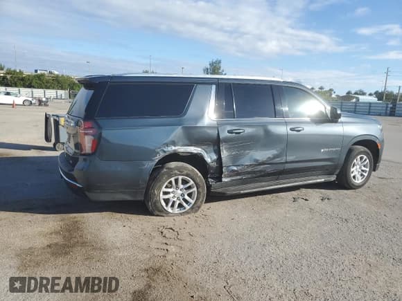 ✅ 2021 Chevrolet Suburban LT • VIN: 1GNSCCKD0MR245049 • Lot: 80043854. Wystawiony na Copart z przebiegiem 178 085 mil. Bezpłatny archiwum sprzedaży aukcyjnych z USA i szczegółowy raport historii pojazdu na DreamBid. Zdjęcie 3.