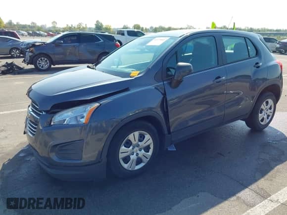 2016 Chevrolet Trax LS z VIN 3GNCJKSB6GL250531, wystawiony jako IAAI lot #43229045 z przebiegiem 92 743 mil mil oraz . Historia ofert i sprzedaży dostępna na DreamBid. Obrazek 2.