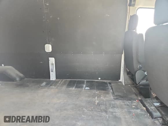 ✅ 2022 Ford Transit Cargo • VIN: 1FTBR1C82NKA04794 • Лот: 67265495. Опубликован ранее на Copart с пробегом 58 886 миль. Бесплатный доступ к архиву аукционных продаж из США и подробный отчёт об истории автомобиля на DreamBid. Изображение 11.