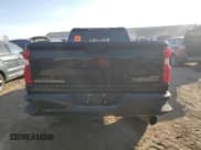 ✅ 2022 Chevrolet Silverado 2500HD High Country • VIN: 1GC4YREY8NF122025 • Lot: 92279435. Wystawiony na Copart z przebiegiem 17 312 mil. Bezpłatny archiwum sprzedaży aukcyjnych z USA i szczegółowy raport historii pojazdu na DreamBid. Zdjęcie 6.