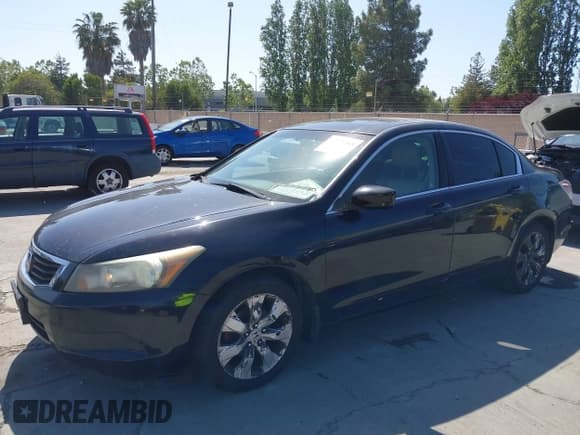 ✅ 2008 Honda Accord EX-L • VIN: 1HGCP25838A047792 • Lot: 42225163. Listed on IAAI with 237,110 mi. Free auction sales archive from the USA and detailed vehicle history report at DreamBid. Image 6.