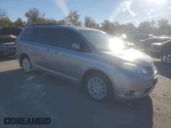 ✅ 2015 Toyota Sienna Limited Premium • VIN: 5TDDK3DCXFS111677 • Лот: 90313725. Опубликован ранее на Copart с пробегом 220 444 миль. Бесплатный доступ к архиву аукционных продаж из США и подробный отчёт об истории автомобиля на DreamBid. Изображение 4.