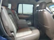 ✅ 2004 Ford Explorer Eddie Bauer • VIN: 1FMDU74W94UA74461 • Lot: 81628384. Wystawiony na Copart z przebiegiem 253 025 mil. Bezpłatny archiwum sprzedaży aukcyjnych z USA i szczegółowy raport historii pojazdu na DreamBid. Zdjęcie 11.