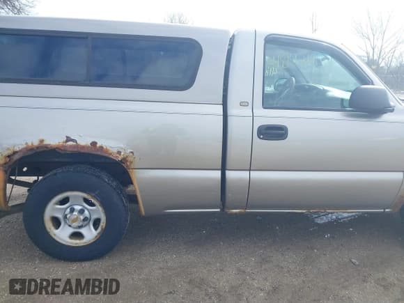 ✅ 2003 Chevrolet Silverado 1500 Work Truck • VIN: 1GCEC14X73Z171757 • Лот: 41814219. Опубликован ранее на IAAI с пробегом 123 206 миль. Бесплатный доступ к архиву аукционных продаж из США и подробный отчёт об истории автомобиля на DreamBid. Изображение 6.