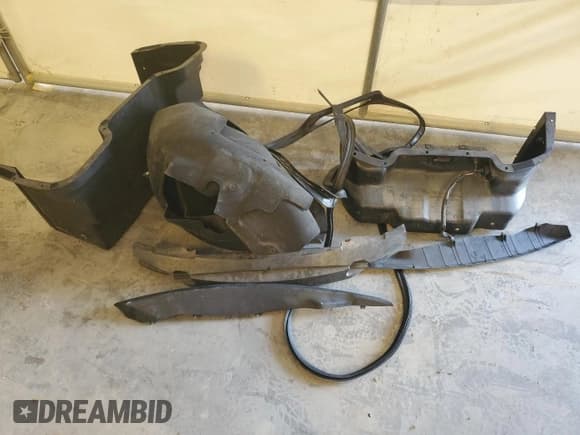 ✅ 2012 McLaren MP4-12C • VIN: SBM11AAA6CW001273 • Lot: 65693435. Listed on Copart with 31,302 mi. Free auction sales archive from the USA and detailed vehicle history report at DreamBid. Image 12.