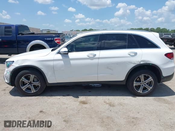 ✅ 2021 Mercedes-Benz GLC 300 • VIN: W1N0G8DB3MV322767 • Lot: 42703178. Listed on IAAI with 71,843 mi. Free auction sales archive from the USA and detailed vehicle history report at DreamBid. Image 6.