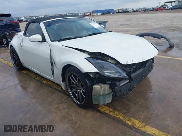 ✅ 2005 Nissan 350Z Touring • VIN: JN1AZ36A35M752130 • Lot: 41275821. Listed on IAAI with 133,077 mi. Free auction sales archive from the USA and detailed vehicle history report at DreamBid. Image 1.