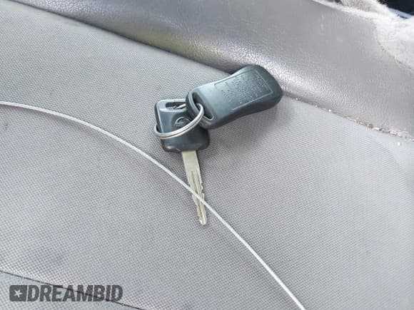 ✅ 2019 Nissan NV Cargo S • VIN: 1N6BF0KM3KN805324 • Lot: 42557126. Listed on IAAI with 203,114 mi. Free auction sales archive from the USA and detailed vehicle history report at DreamBid. Image 11.