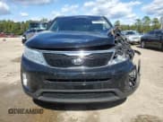 ✅ 2015 Kia Sorento LX • VIN: 5XYKT3A67FG632937 • Lot: 90300625. Wystawiony na Copart z przebiegiem 140 886 mil. Bezpłatny archiwum sprzedaży aukcyjnych z USA i szczegółowy raport historii pojazdu na DreamBid. Zdjęcie 5.