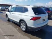 ✅ 2018 Volkswagen Tiguan SEL • VIN: 3VV3B7AX3JM040925 • Lot: 43102787. Wystawiony na IAAI z przebiegiem 104 214 mil. Bezpłatny archiwum sprzedaży aukcyjnych z USA i szczegółowy raport historii pojazdu na DreamBid. Zdjęcie 3.