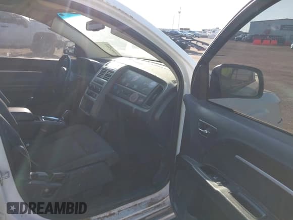 ✅ 2010 Dodge Journey SXT • VIN: 3D4PG5FV0AT147128 • Lot: 43393985. Wystawiony na IAAI z przebiegiem 122 993 mil. Bezpłatny archiwum sprzedaży aukcyjnych z USA i szczegółowy raport historii pojazdu na DreamBid. Zdjęcie 5.