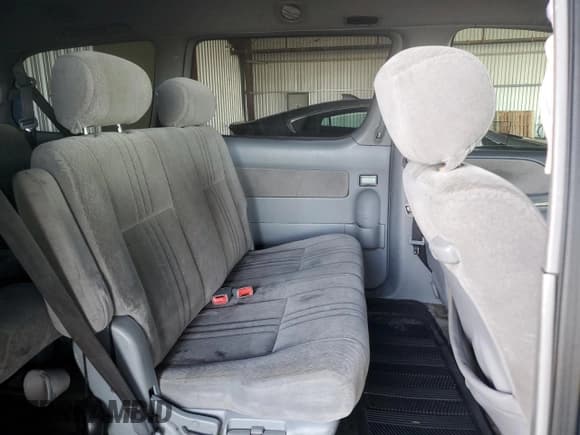 ✅ 2003 Toyota Sienna CE • VIN: 4T3ZF19C83U520438 • Lot: 92323045. Wystawiony na Copart z przebiegiem 186 910 mil. Bezpłatny archiwum sprzedaży aukcyjnych z USA i szczegółowy raport historii pojazdu na DreamBid. Zdjęcie 11.