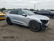 ✅ 2022 Audi e-tron Premium • VIN: WA1AAAGE2NB047044 • Лот: 64797795. Опубликован ранее на Copart с пробегом 32 458 миль. Бесплатный доступ к архиву аукционных продаж из США и подробный отчёт об истории автомобиля на DreamBid. Изображение 4.