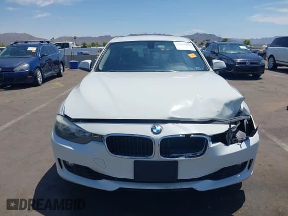 ✅ 2015 BMW 3 Series 328i • VIN: WBA3C1C52FP852932 • Lot: 42935008. Listed on IAAI with 136,082 mi. Free auction sales archive from the USA and detailed vehicle history report at DreamBid. Image 12.