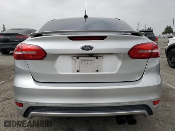 ✅ 2015 Ford Focus SE • VIN: 1FADP3F28FL348729 • Lot: 61936225. Listed on Copart with 107,351 mi. Free auction sales archive from the USA and detailed vehicle history report at DreamBid. Image 6.