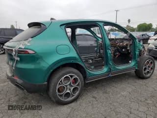 ✅ 2024 Alfa Romeo Tonale Veloce • VIN: ZASPATDW6R3042944 • Lot: 65608375. Wystawiony na Copart z przebiegiem Nie podano. Bezpłatny archiwum sprzedaży aukcyjnych z USA i szczegółowy raport historii pojazdu na DreamBid. Zdjęcie 3.