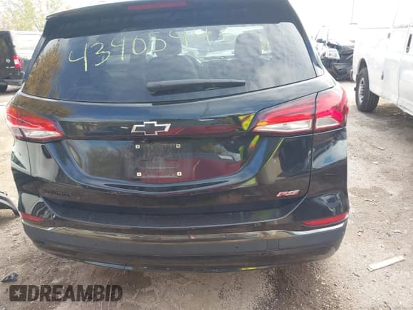 ✅ 2022 Chevrolet Equinox RS • VIN: 2GNAXWEV5N6152398 • Lot: 43405443. Listed on IAAI with 47,529 mi. Free auction sales archive from the USA and detailed vehicle history report at DreamBid. Image 17.