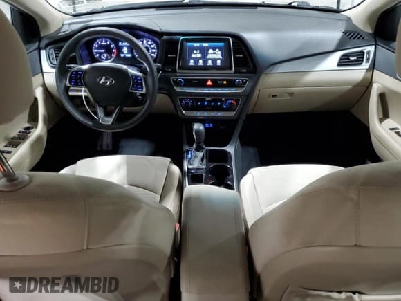 ✅ 2018 Hyundai Sonata SE • VIN: 5NPE24AF1JH645870 • Lot: 93051935. Wystawiony na Copart z przebiegiem 157 420 mil. Bezpłatny archiwum sprzedaży aukcyjnych z USA i szczegółowy raport historii pojazdu na DreamBid. Zdjęcie 8.